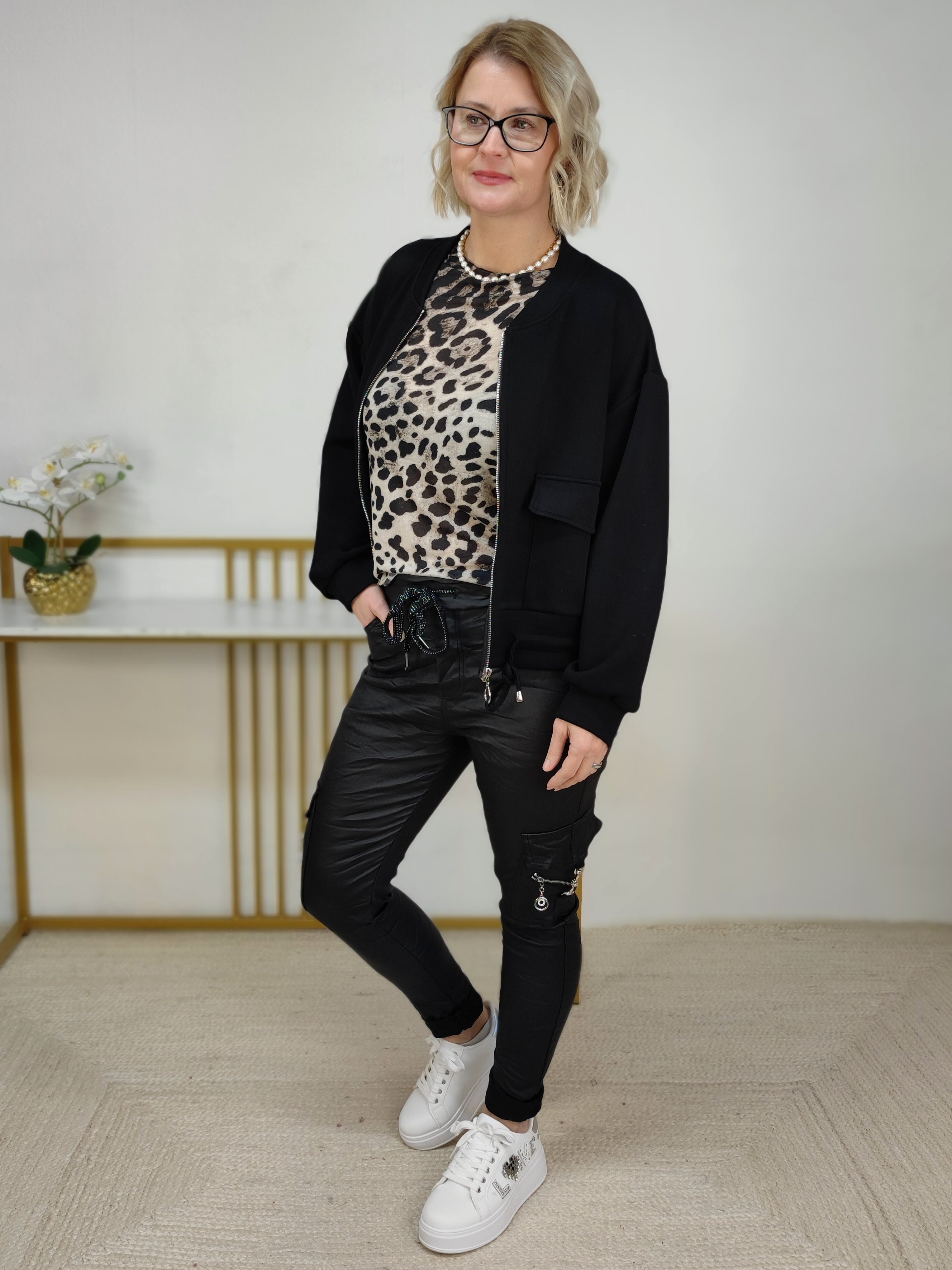 Sportliche Sweatjacke schwarz (38-42/44)