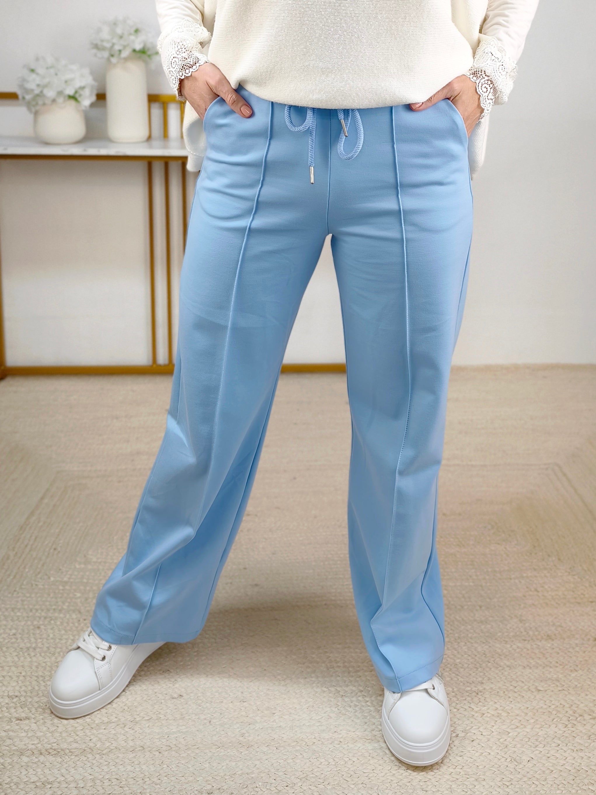 Stoffhose gerader Schnitt in hellblau (36-44)