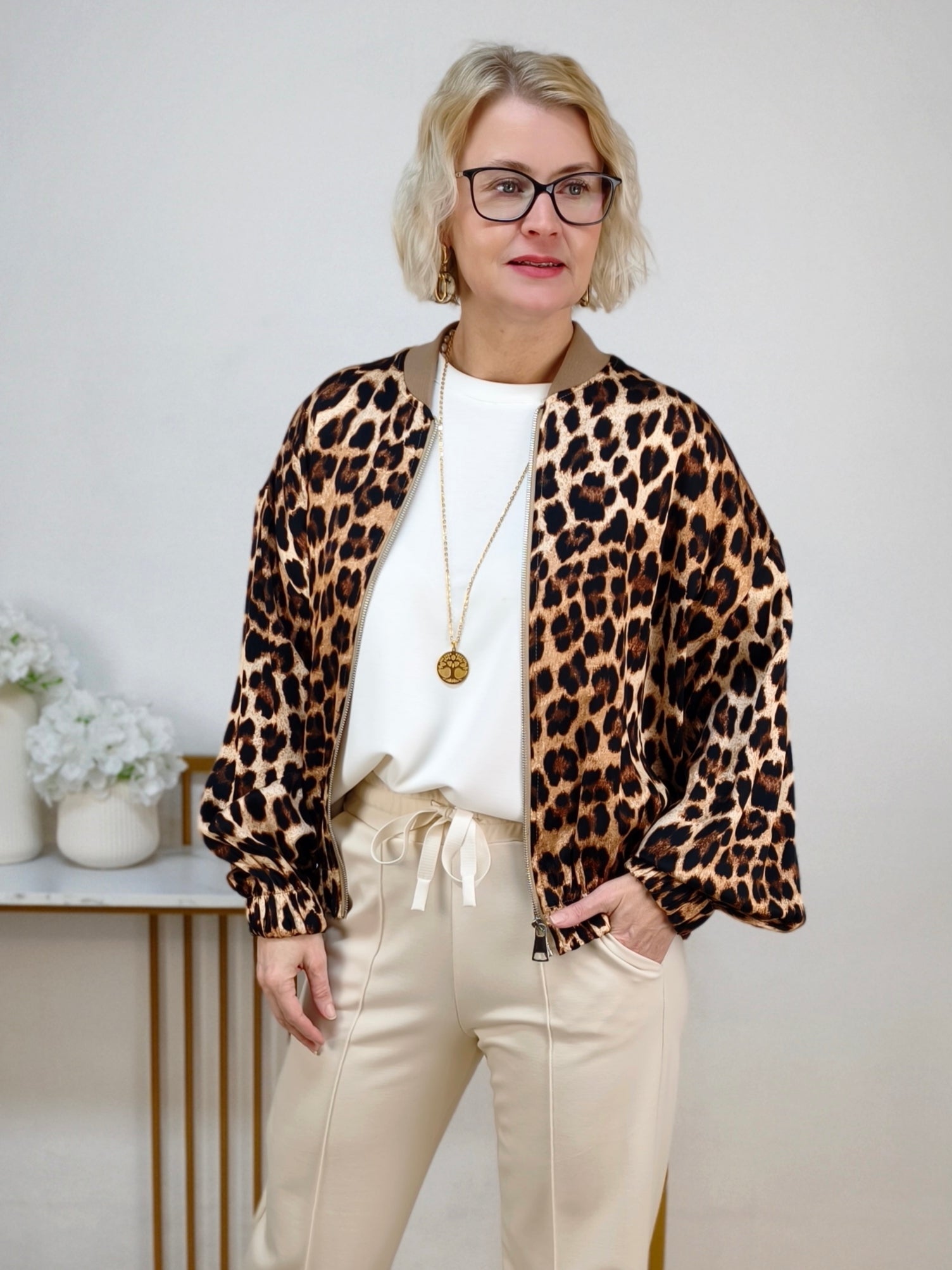 Leichte, kurze Jacke im Blouson Stil Leo (36-42)