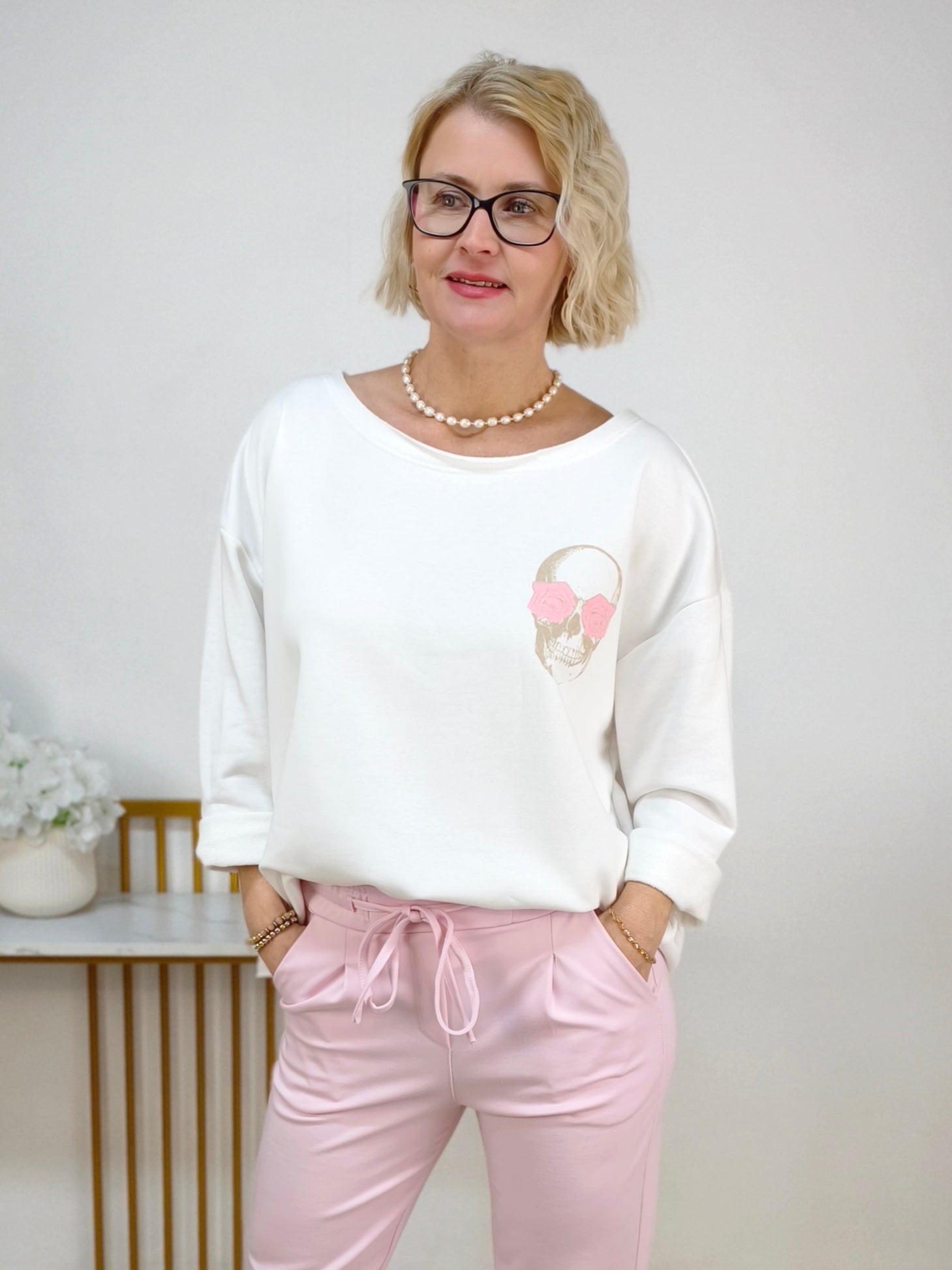 Leichtes Sweatshirt "Skull" in weiss (40-44)