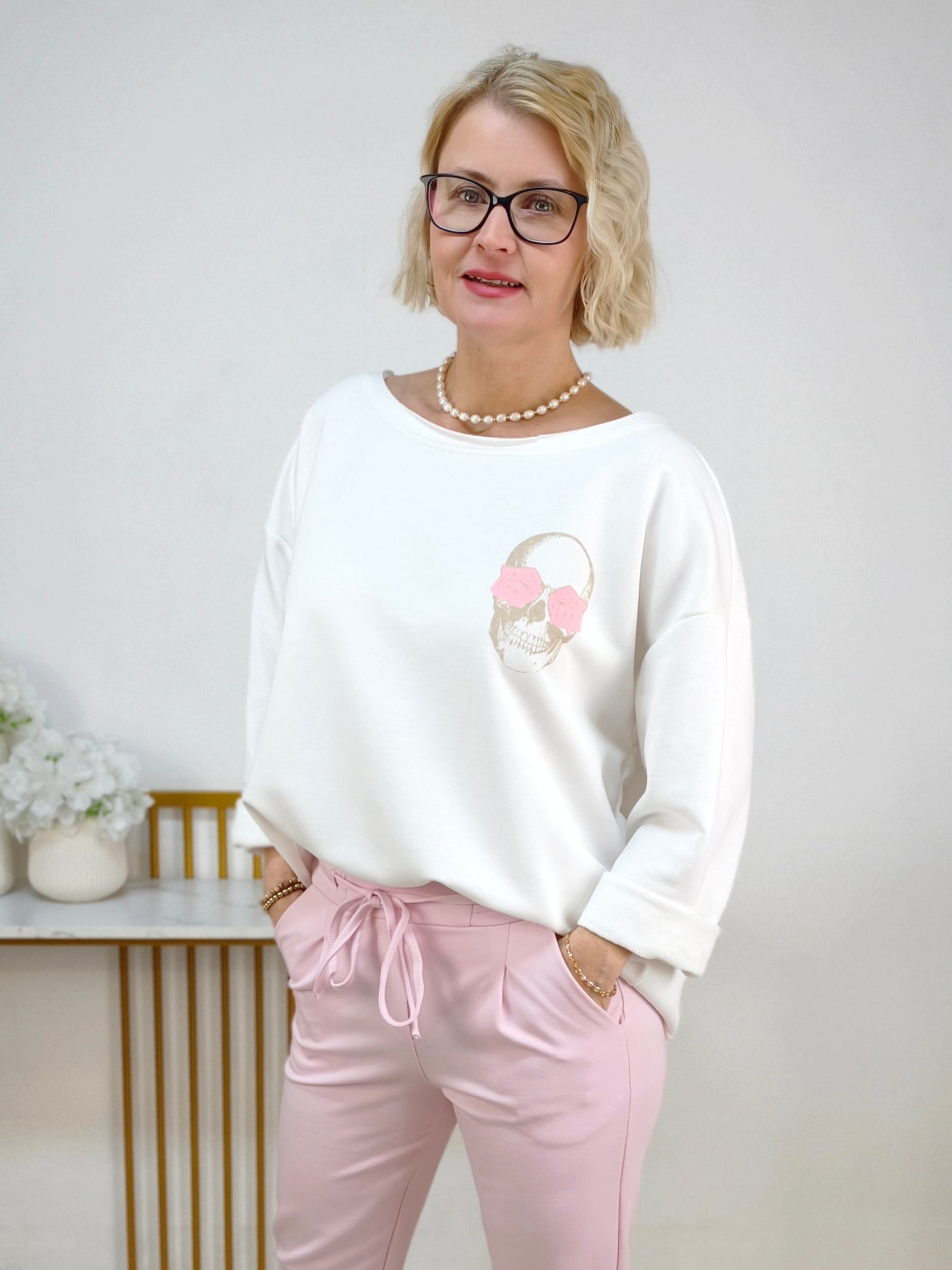 Leichtes Sweatshirt "Skull" in weiss (40-44)