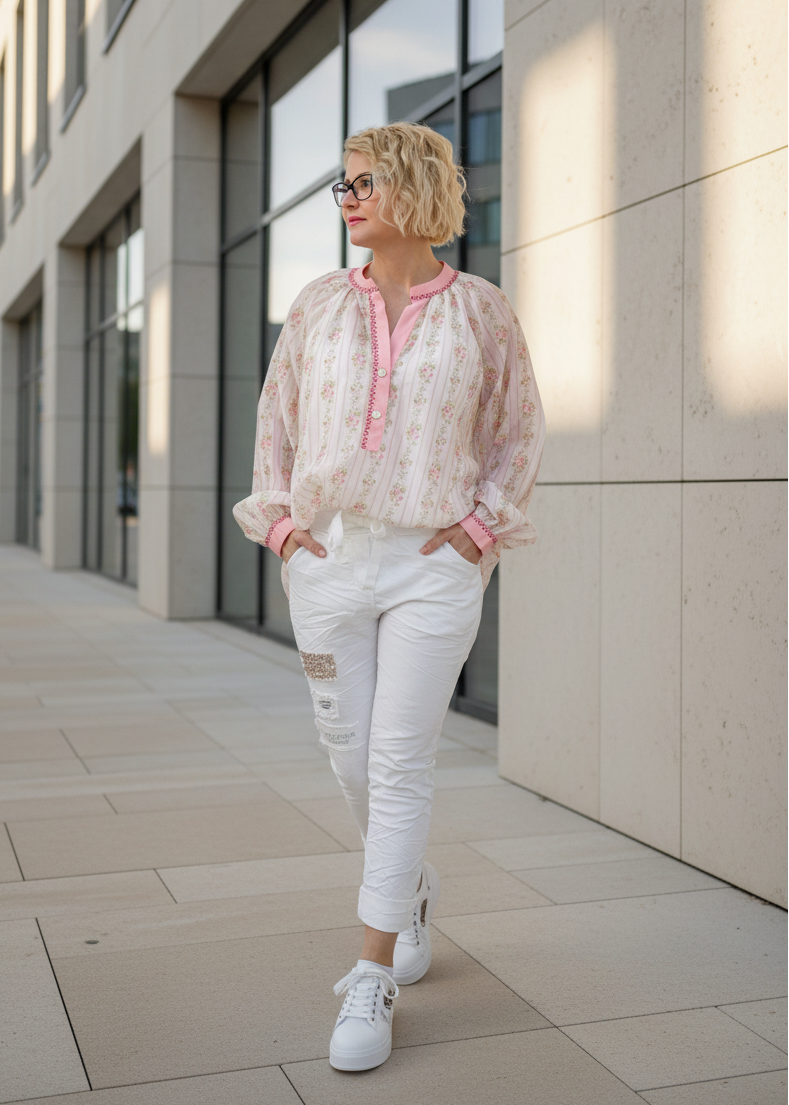 Verspielte Bluse mit floralem Muster in zartem rosa & beige (40-44)