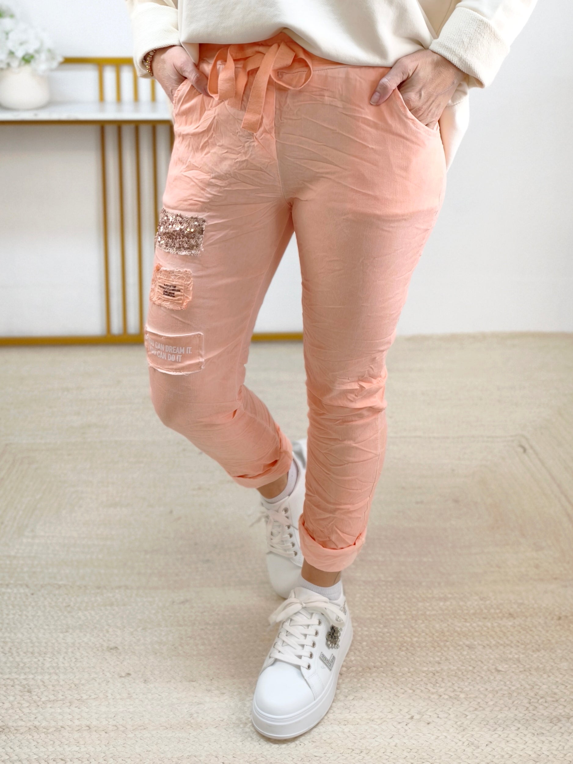 Stretchhose/Joggpant apricot mit Applikationen (36-42)