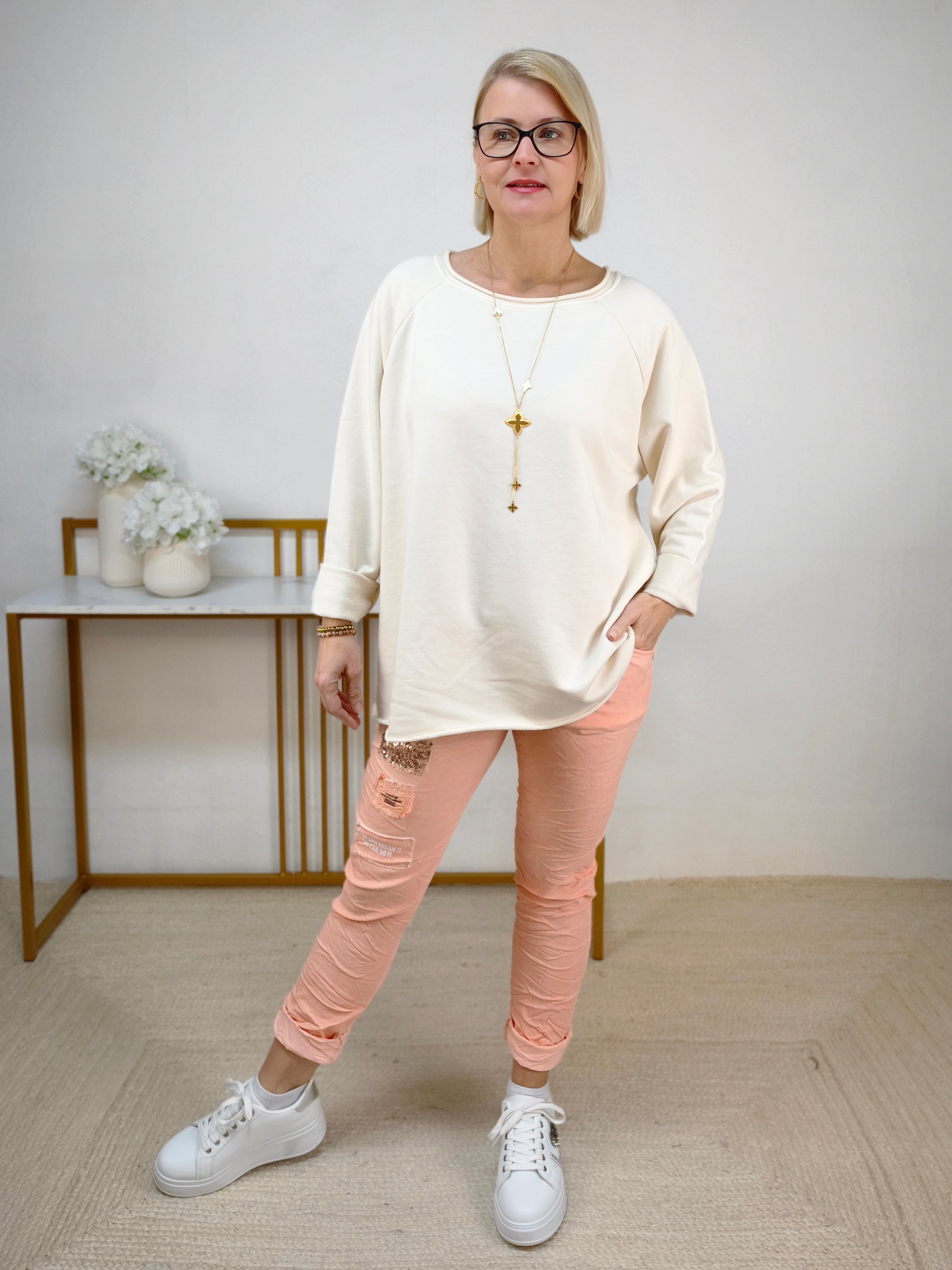 Einfarbiges Sweatshirt aus Baumwolle creme (40-44)