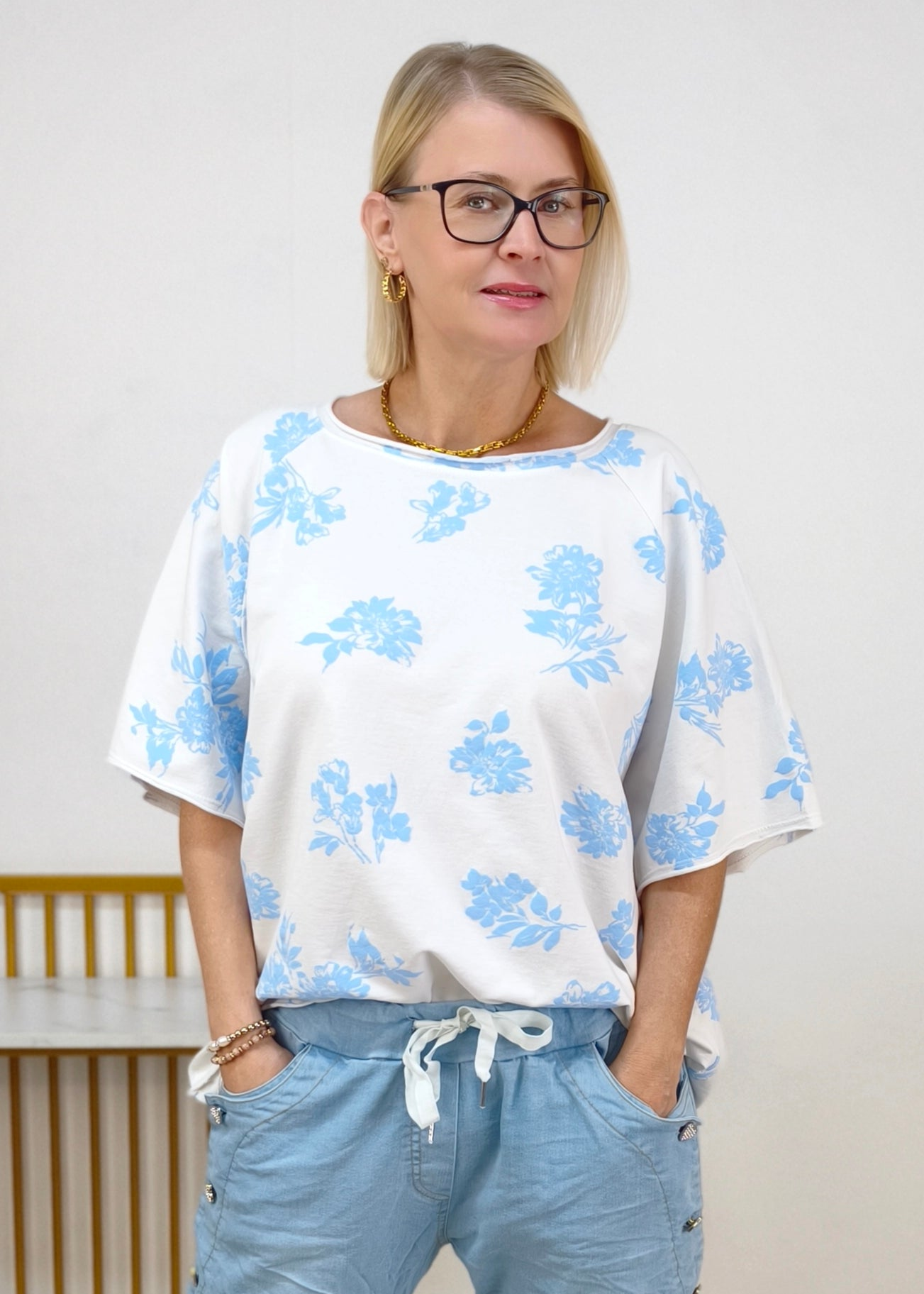 Shirt in weiss/blau aus Baumwolle (40-44)