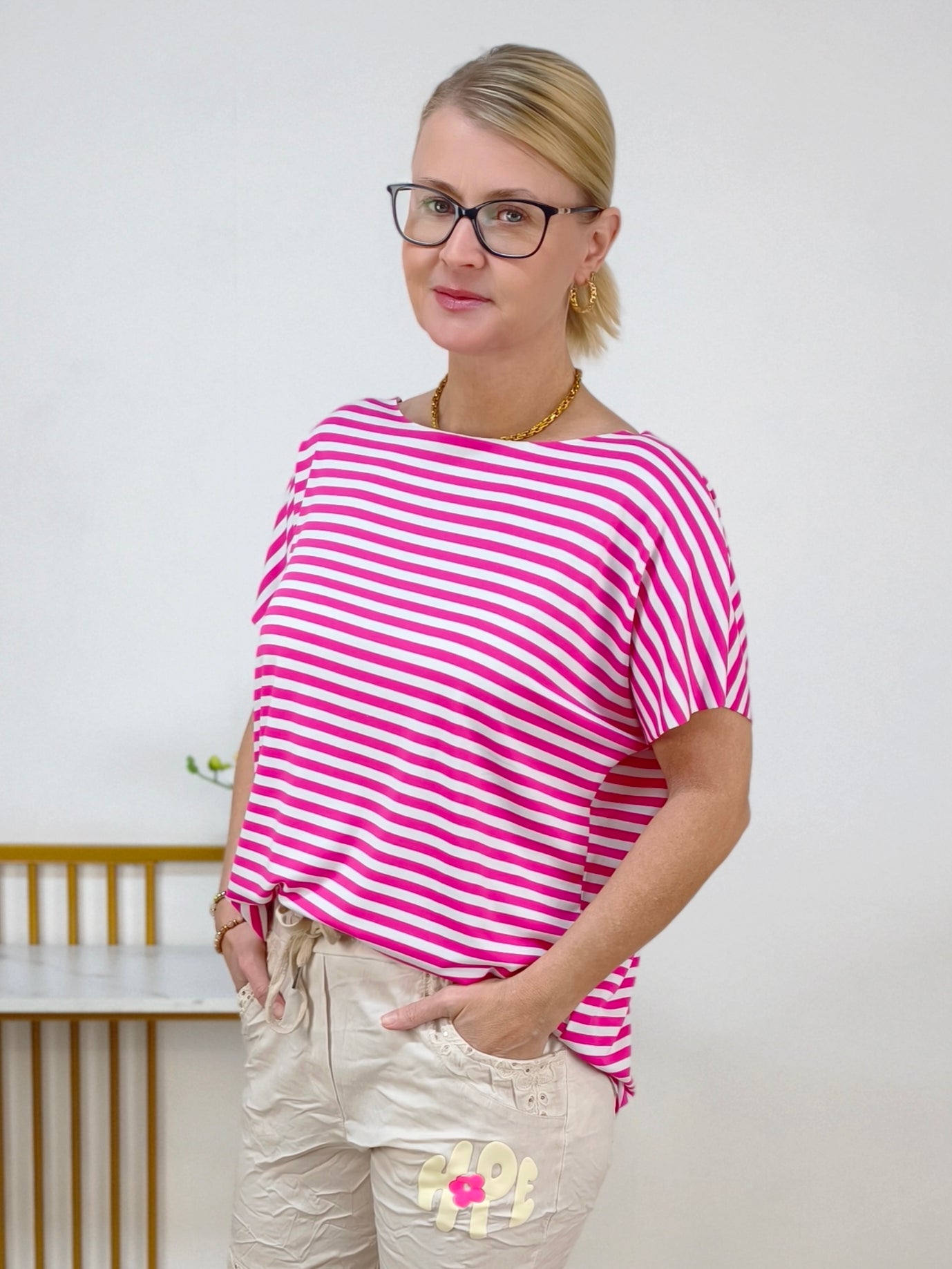 Leichtes Shirt gestreift in weiss/pink (38-42/44)