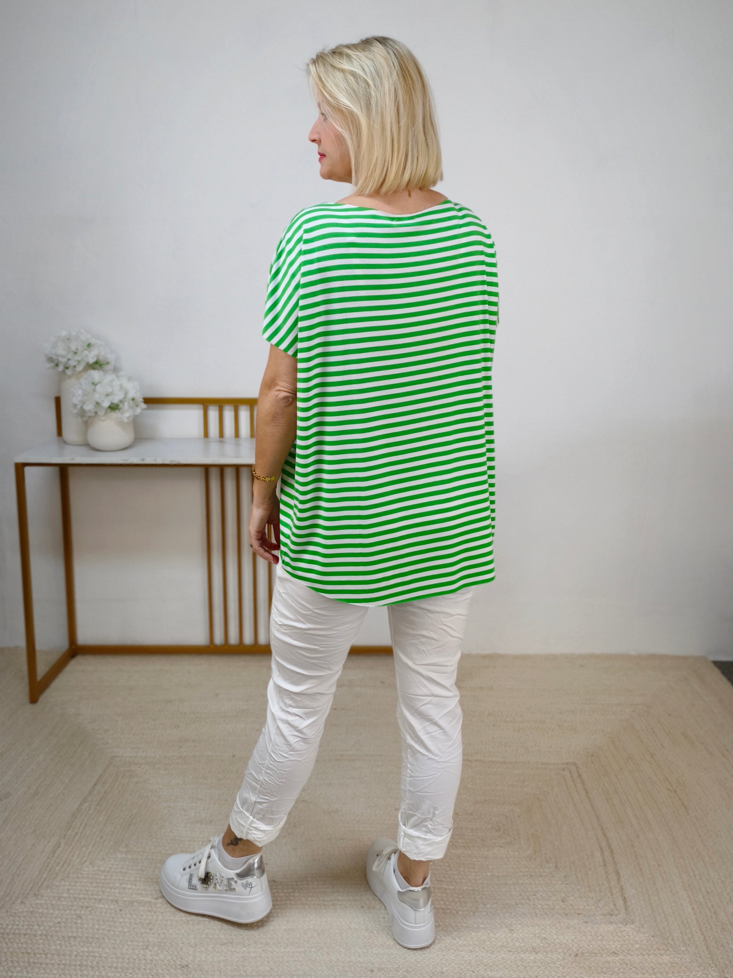 Leichtes Shirt gestreift in weiss/grün (38-42/44)