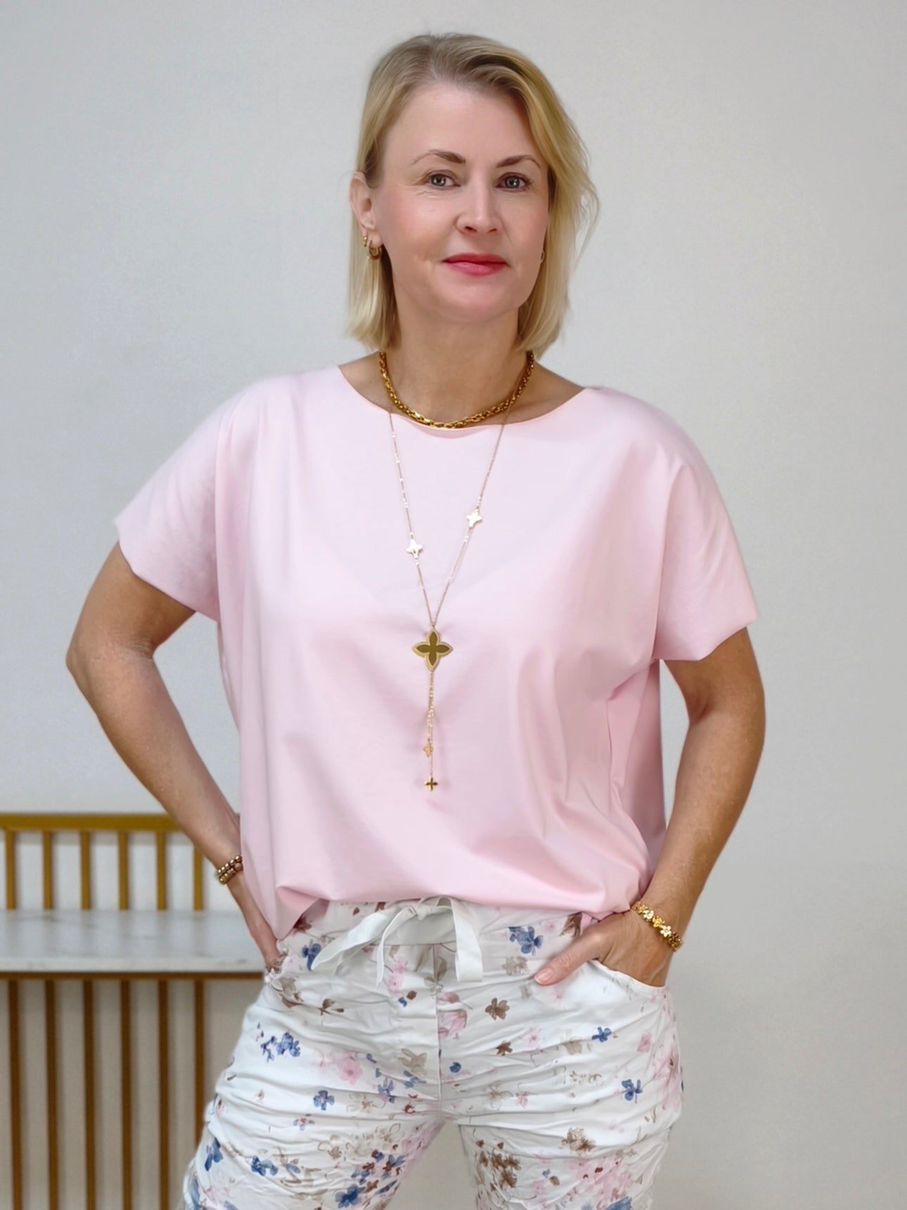 Einfarbiges, leichtes Shirt in rosa aus Baumwolle (40-42/44)