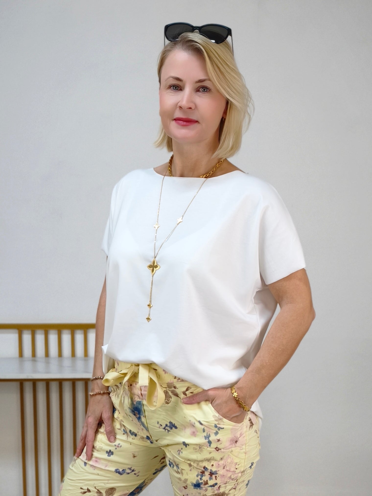 Einfarbiges, leichtes Shirt in weiss aus Baumwolle (40-42/44)