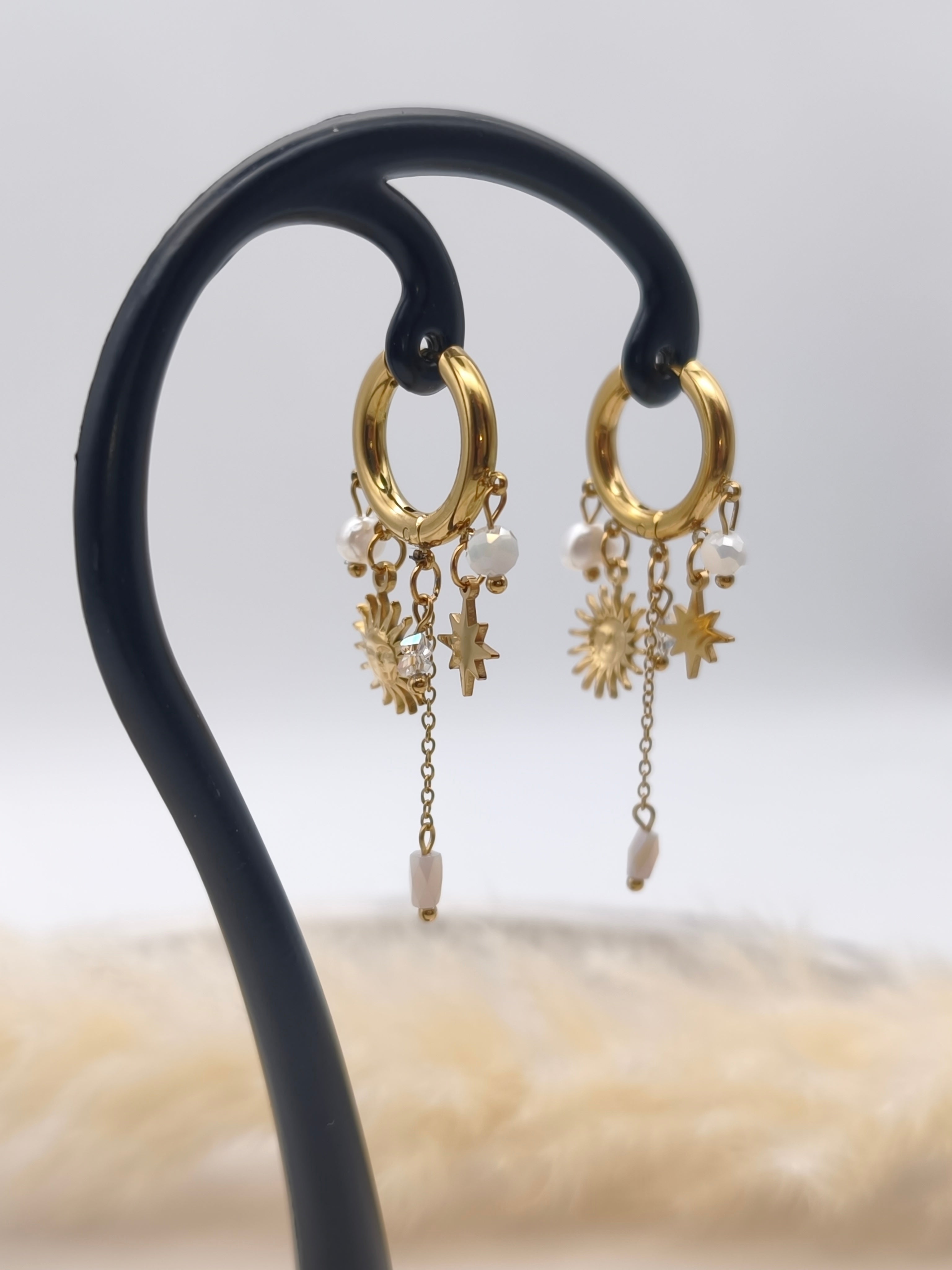 Creolen mit Kette und Charms