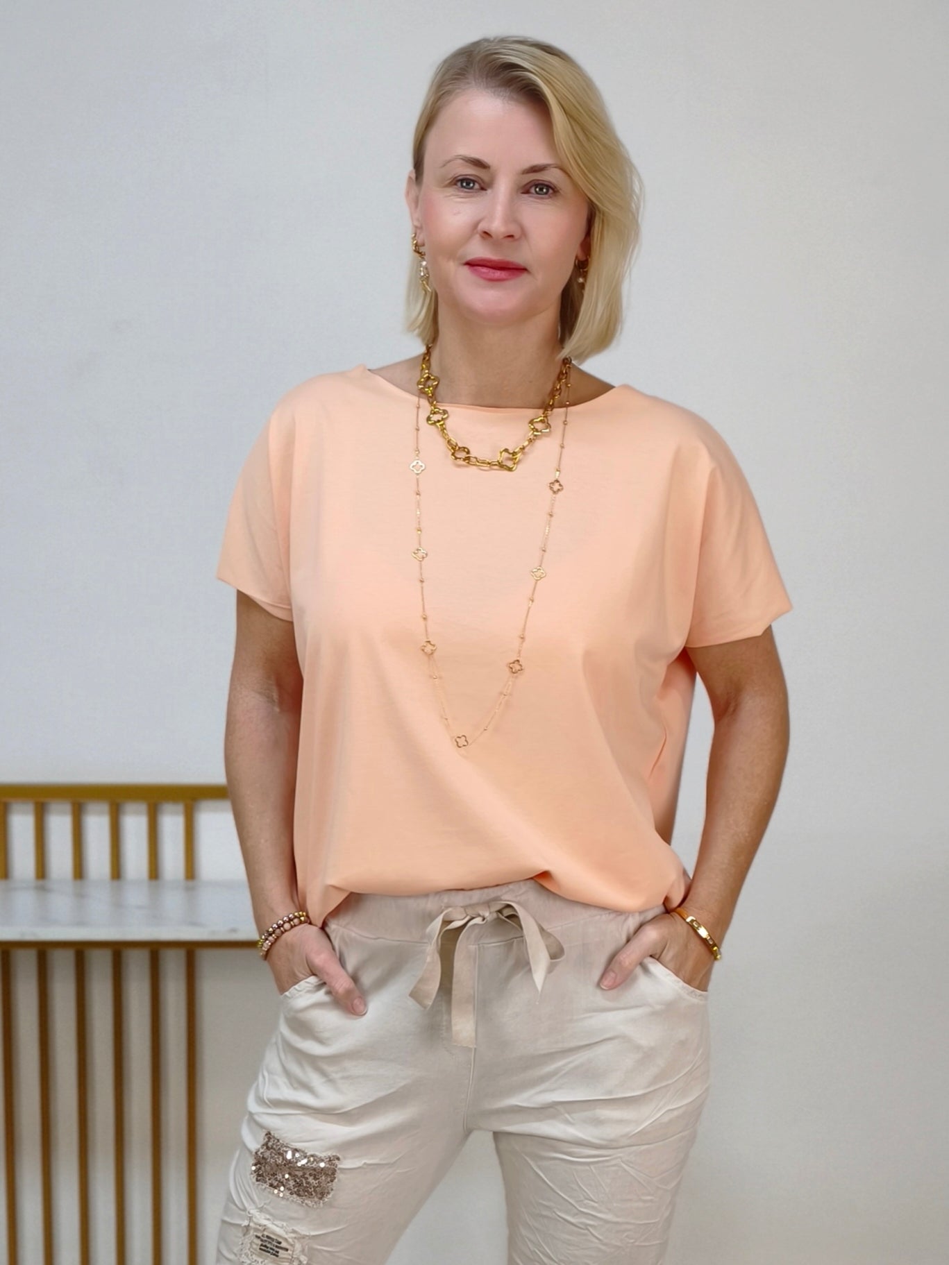 Einfarbiges, leichtes Shirt in apricot aus Baumwolle (40-42/44)