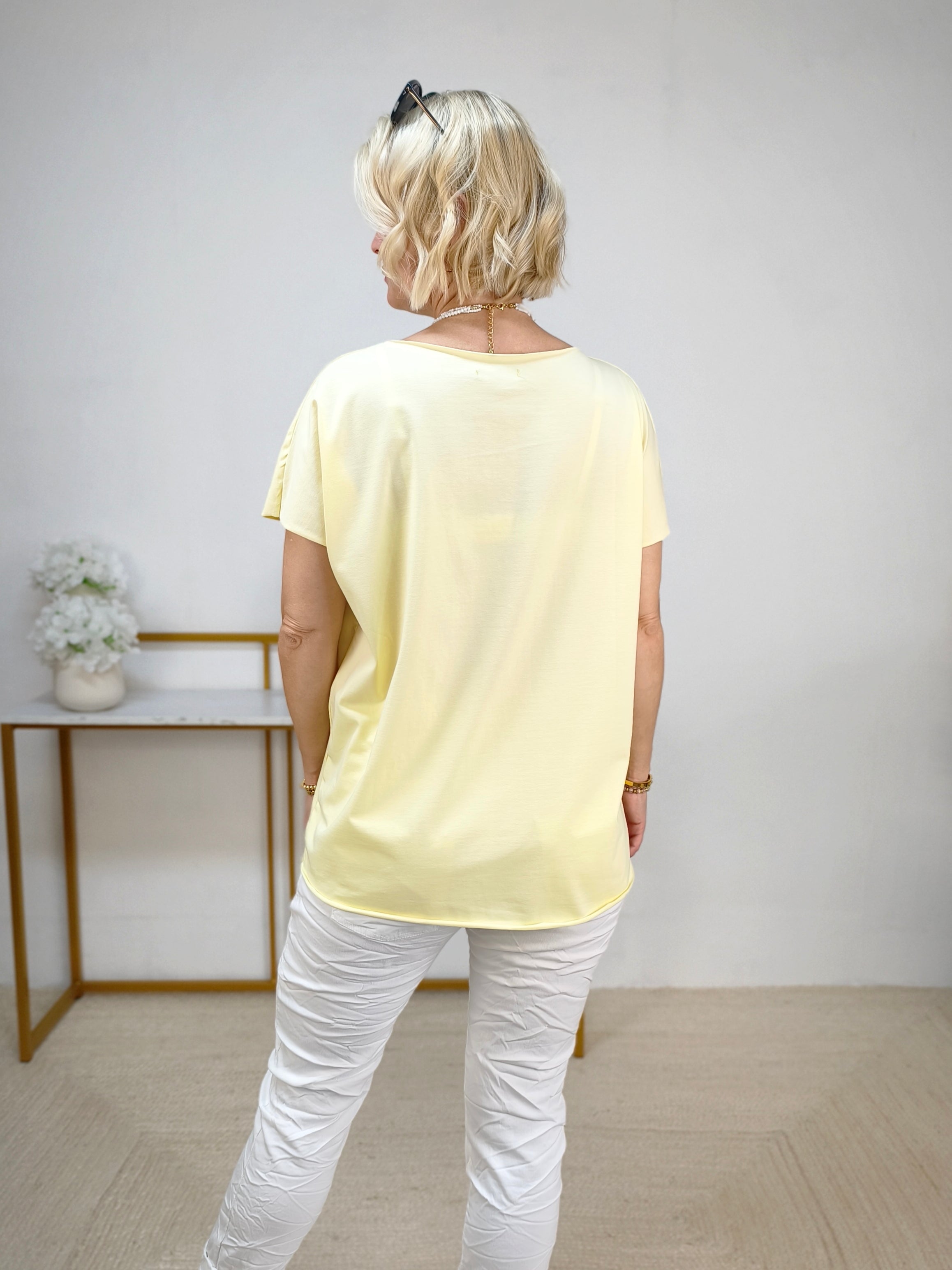 Einfarbiges, leichtes Shirt in light gelb aus Baumwolle (40-42/44)