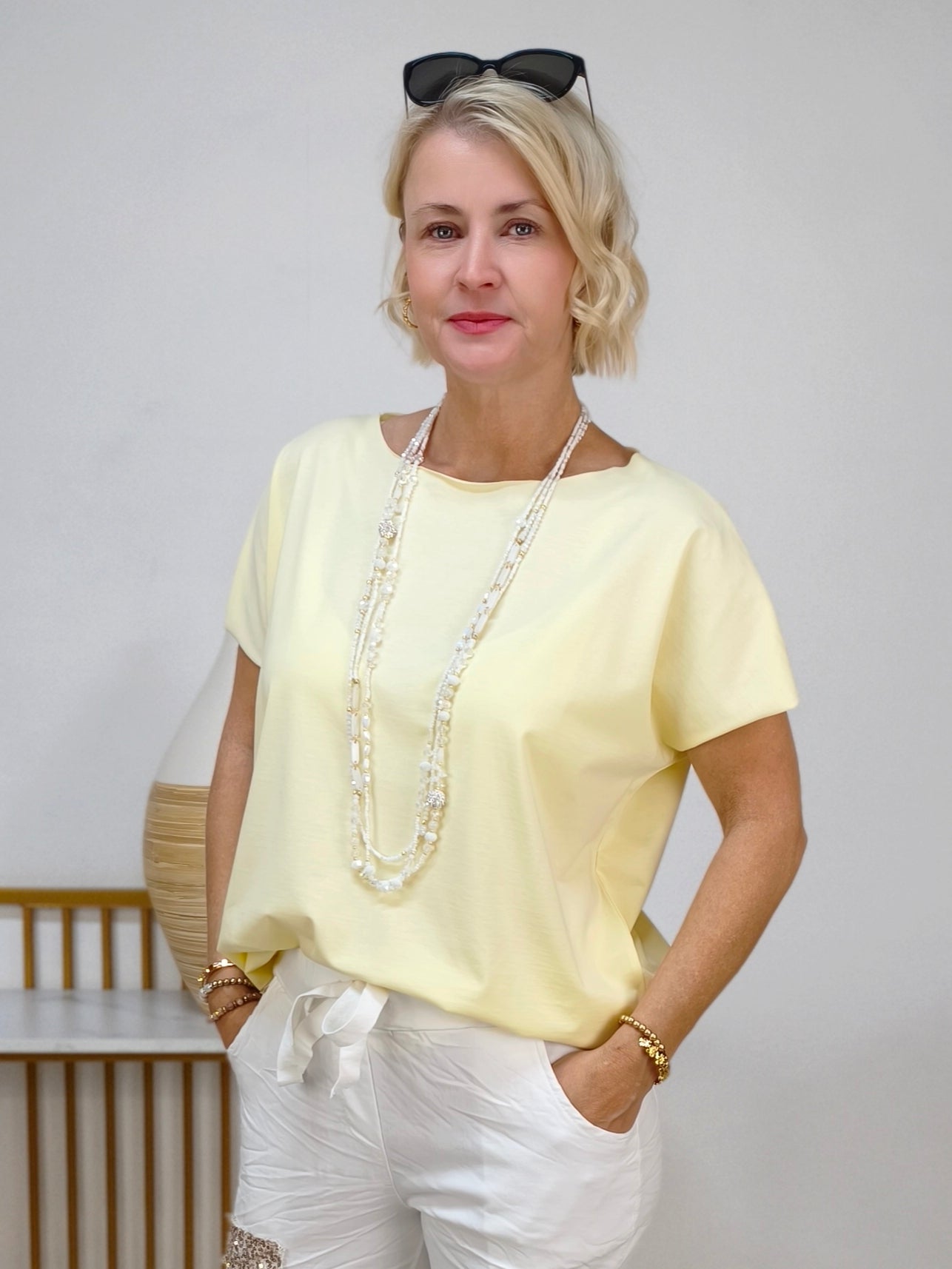 Einfarbiges, leichtes Shirt in light gelb aus Baumwolle (40-42/44)