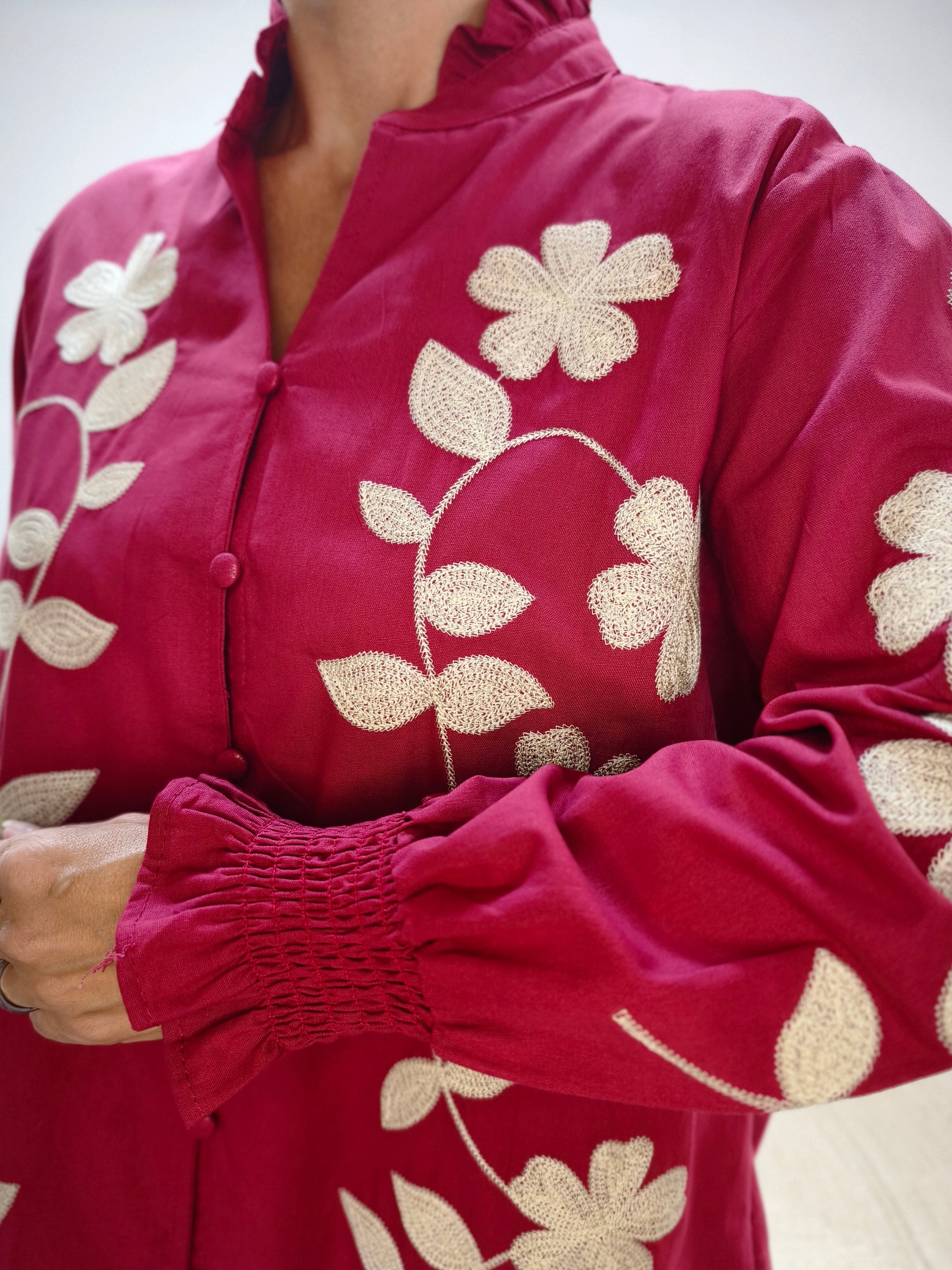Damenbluse mit Blumenstickerei in Burgundy (38, 40, 42)