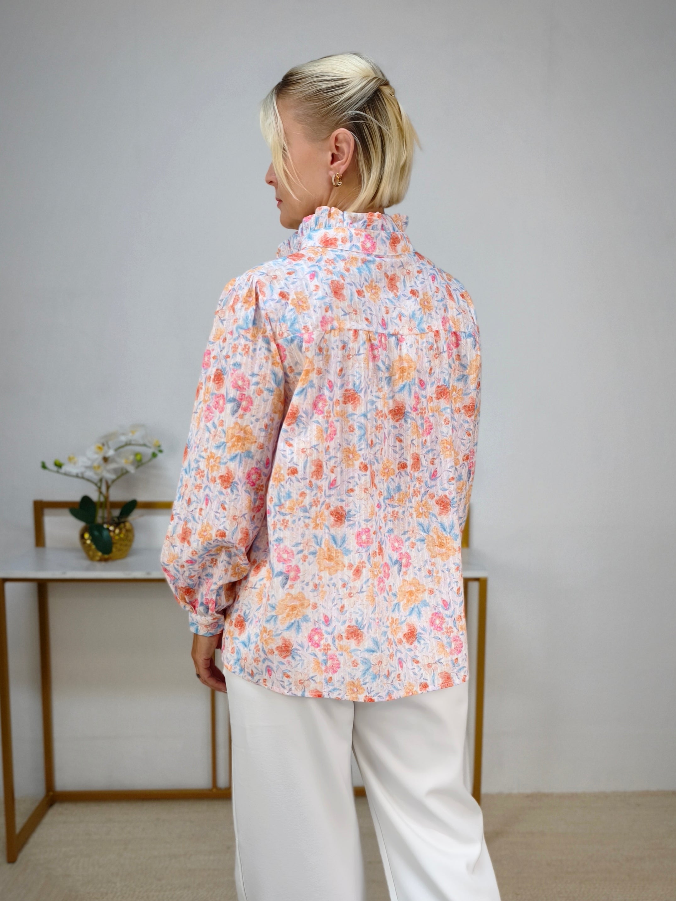 Verspielte, blumige Damenbluse (40/42, 42/44)