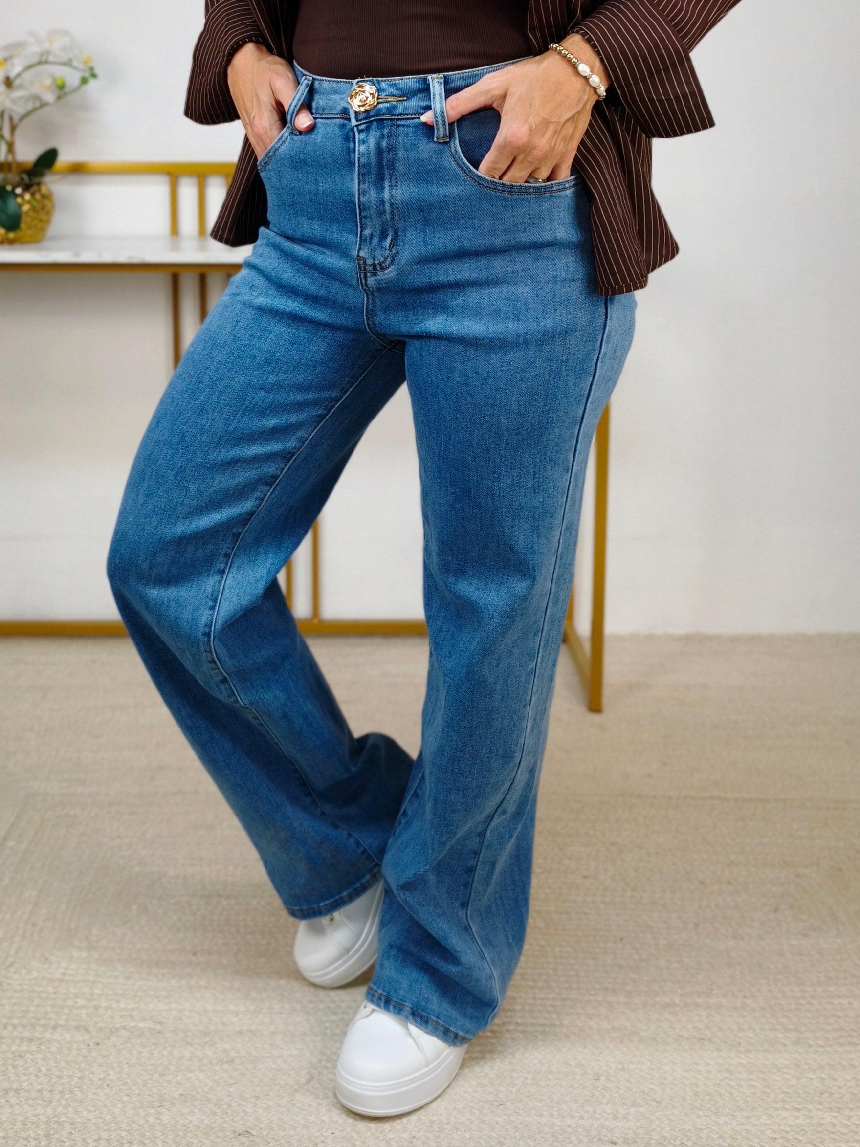 High Waist Jeans mit weitem Bein (38, 40, 42)