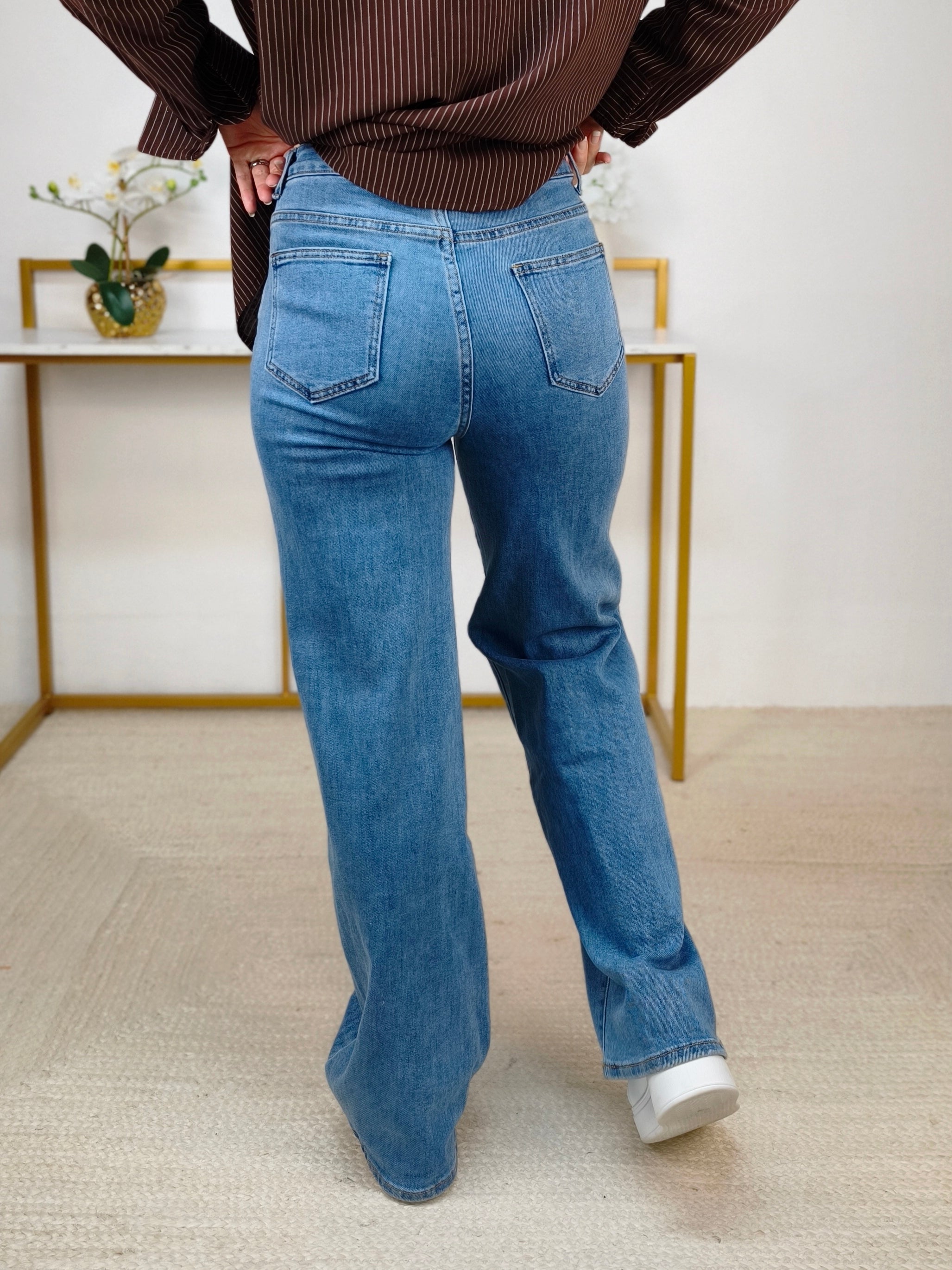 High Waist Jeans mit weitem Bein (38, 40, 42)