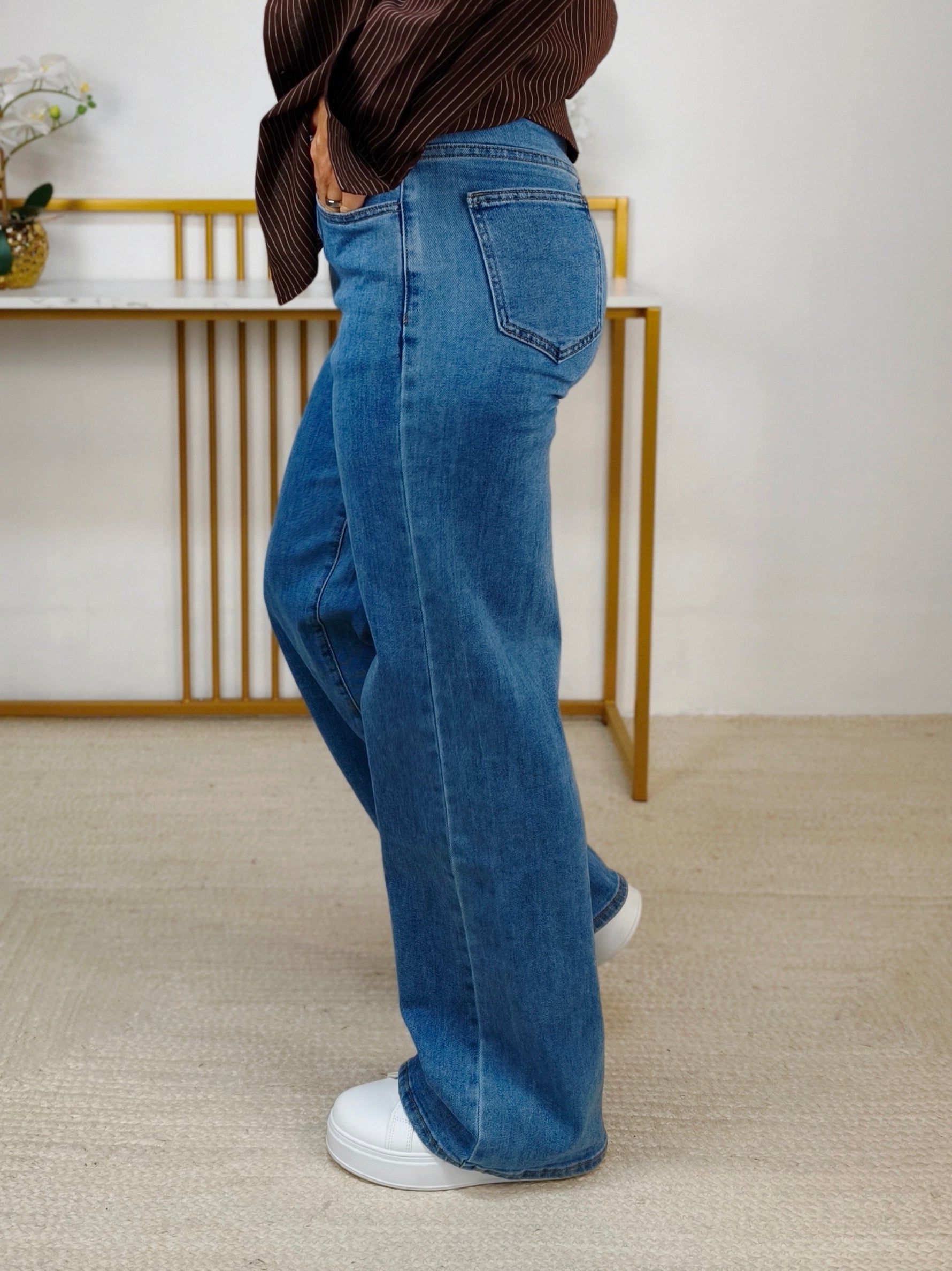 High Waist Jeans mit weitem Bein (38, 40, 42)