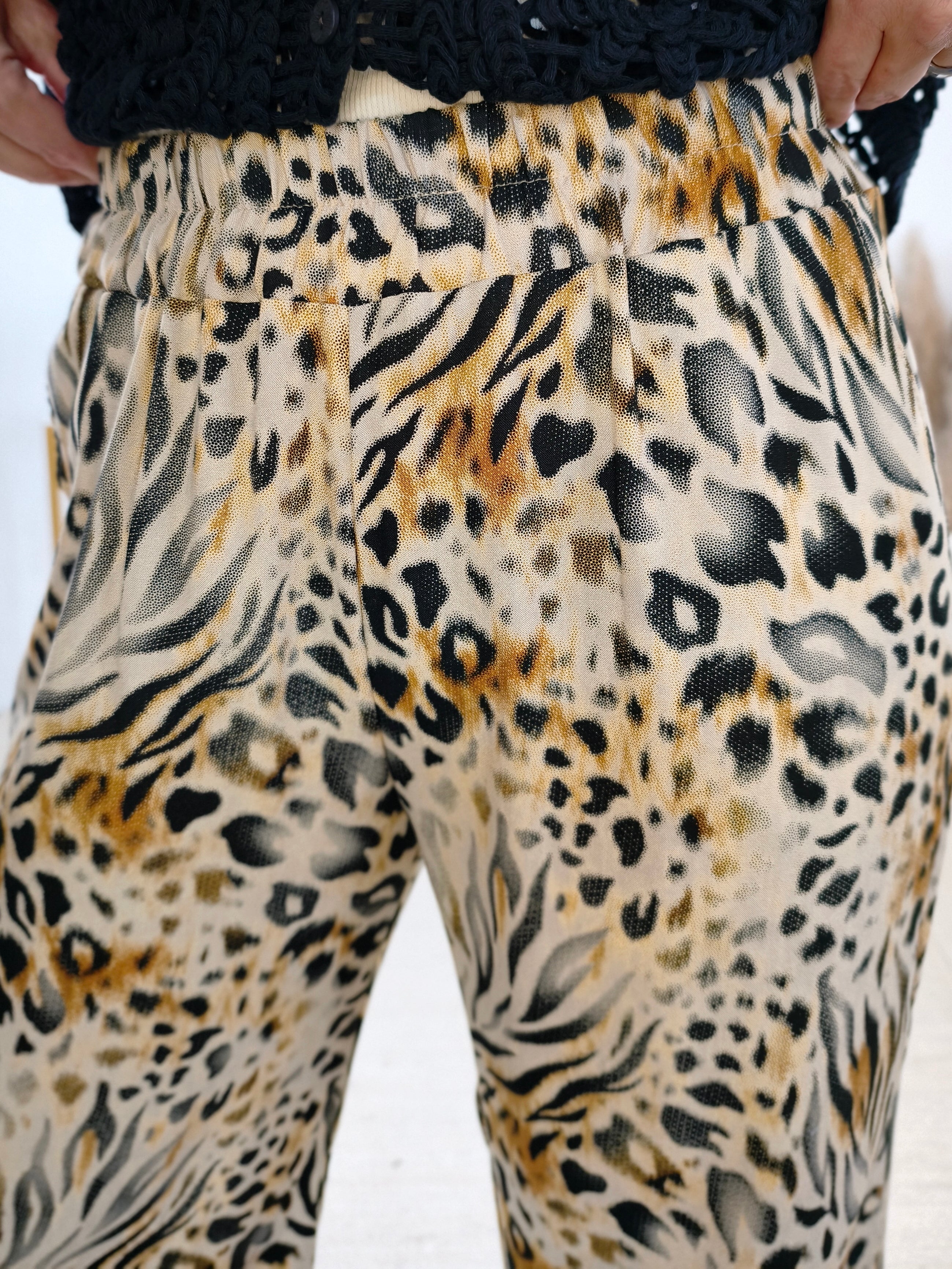 Leichte Marlene Hose "Mathilde" Beige Leo (36-40/42)