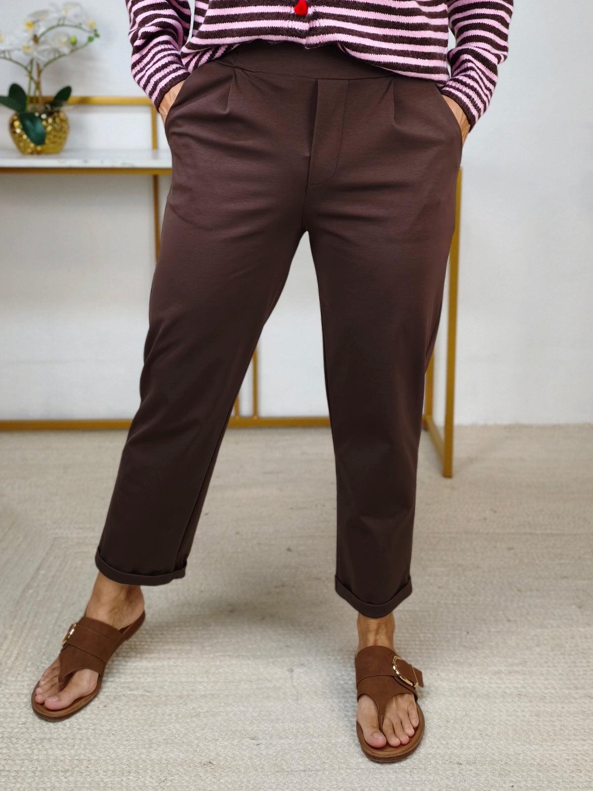 Leichte Stoffhose Dunkelbraun (36/38/40/42)
