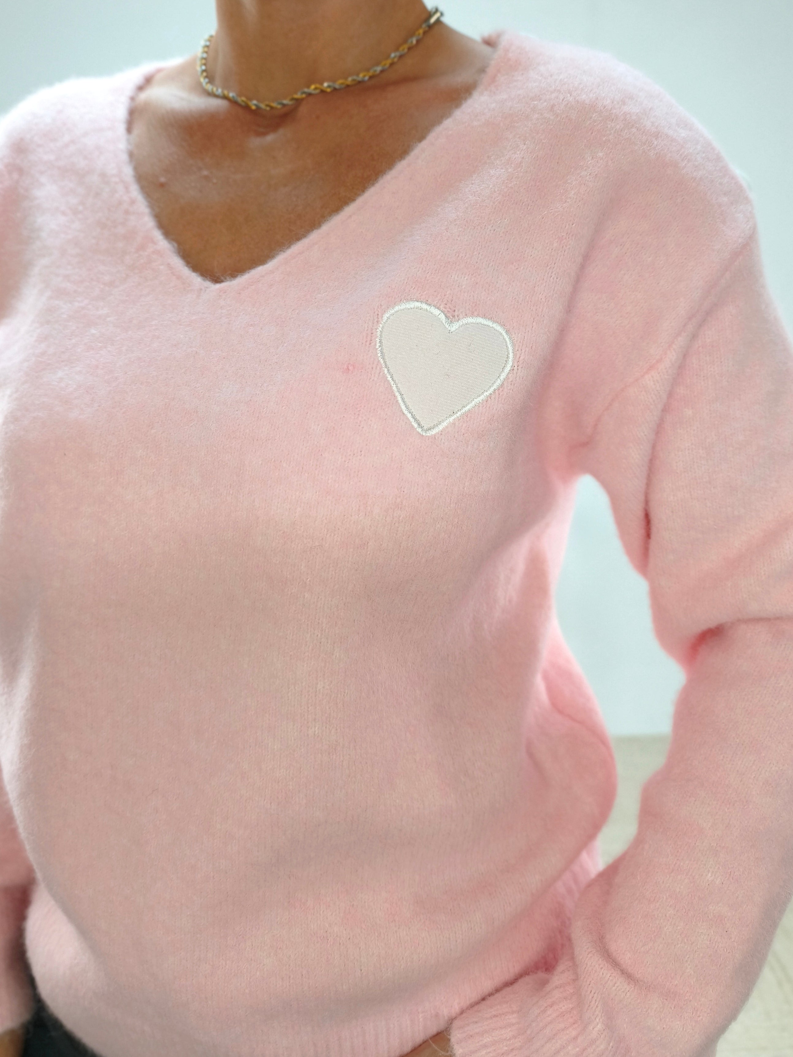 Weicher Strickpullover mit Herzchen in rosa (36-42)