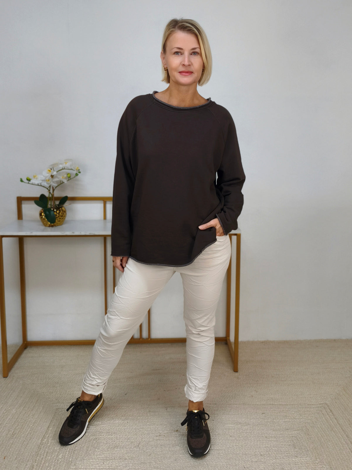 Einfarbiges Sweatshirt aus Baumwolle coffee (40-44)