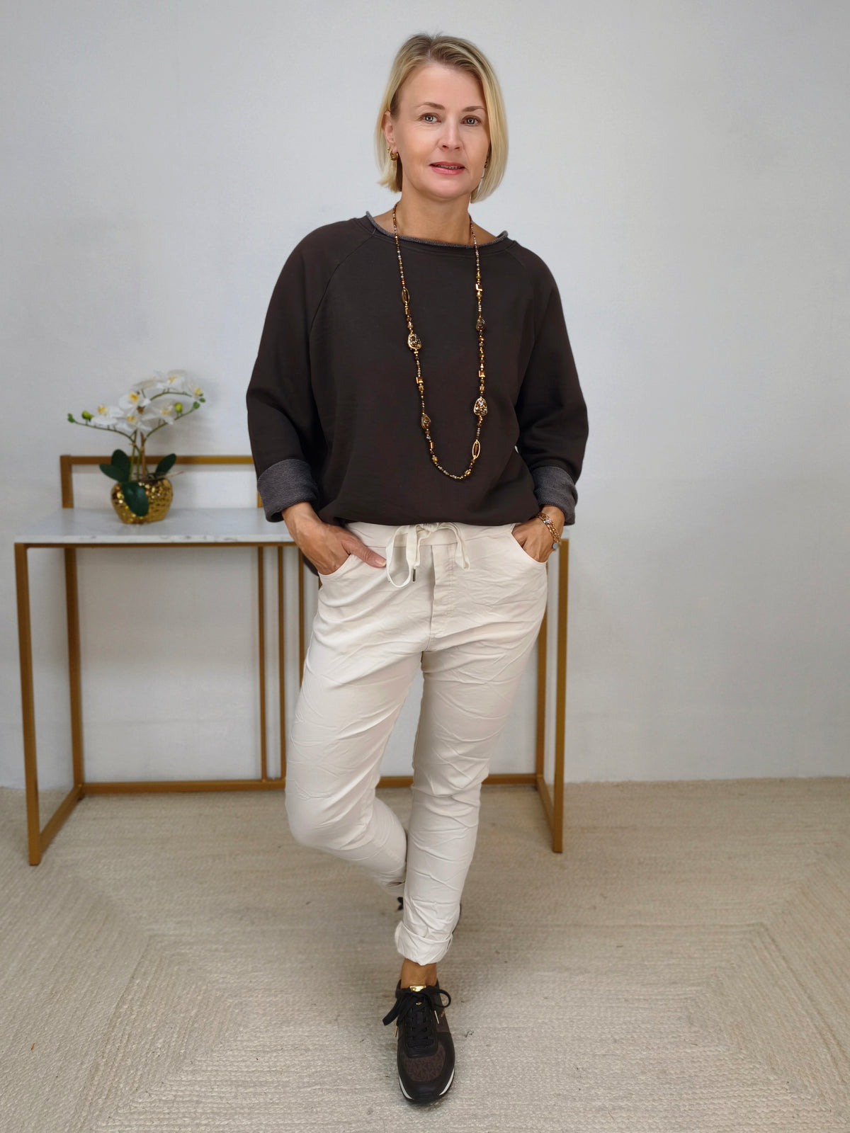Einfarbiges Sweatshirt aus Baumwolle coffee (40-44)