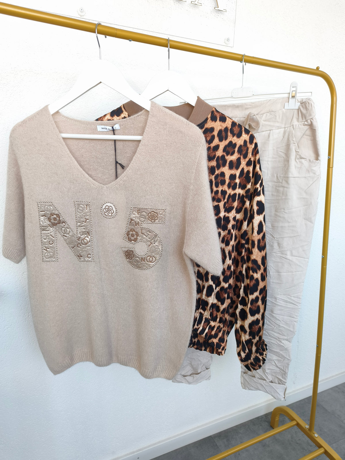 Outfit Set beige/braun mit Leo Größe 42 - Styling Box