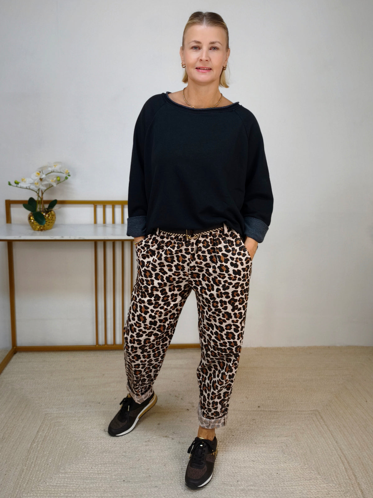Einfarbiges Sweatshirt aus Baumwolle Schwarz (40-44)