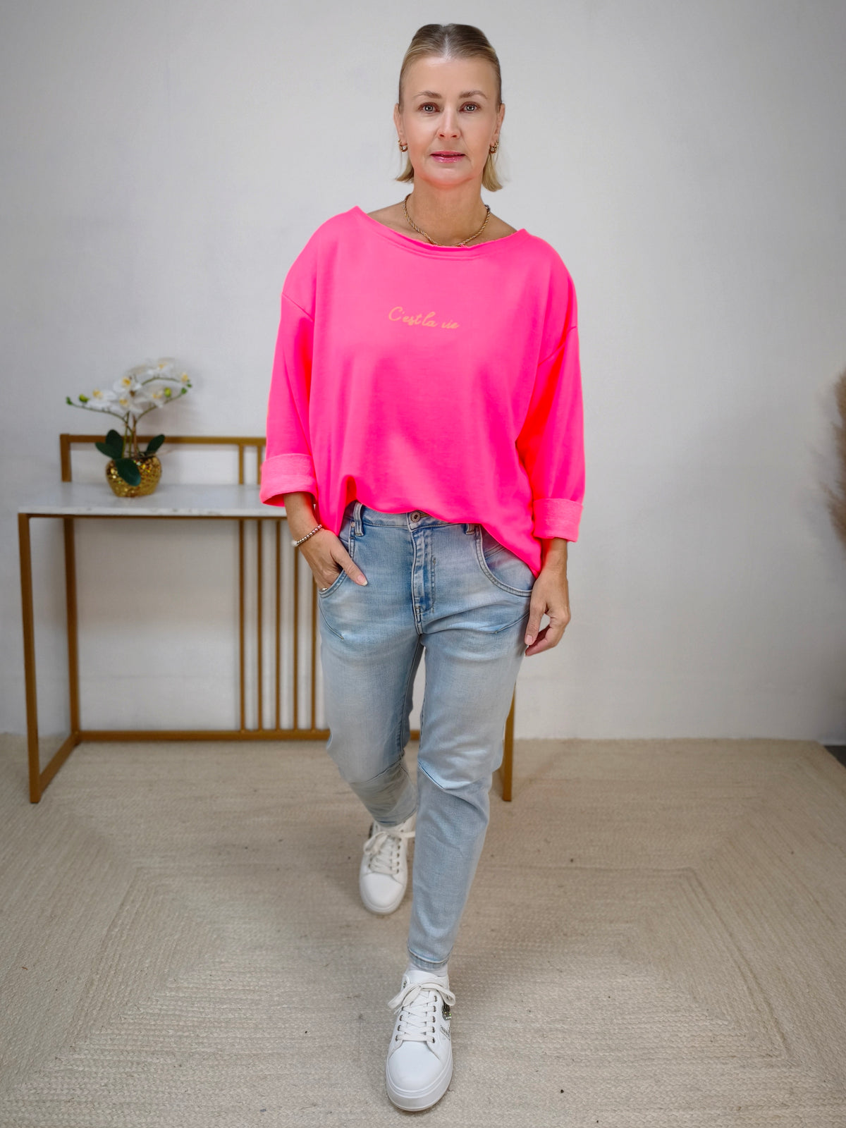 Sweatshirt "C'est la vie" aus Baumwolle Neon Pink (40-44)