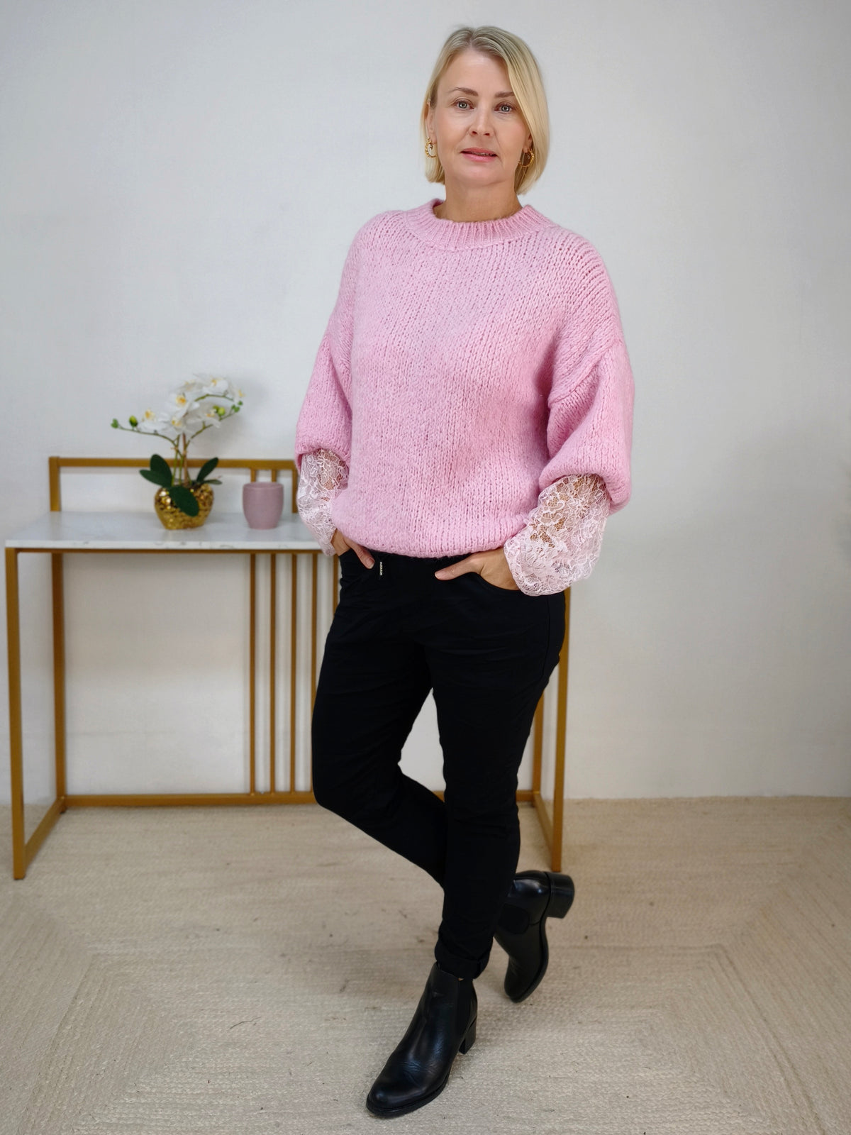 Kuschelpullover mit Spitzenärmel in Altrosa (38-42/44)