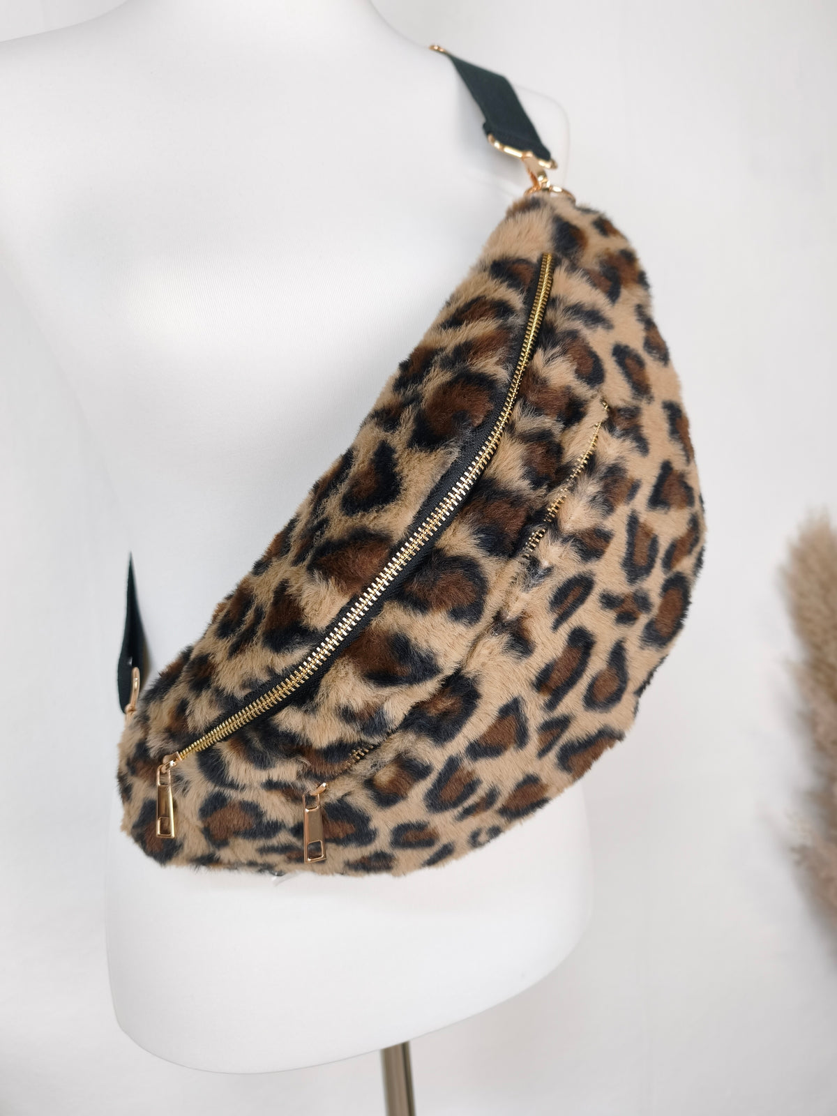Fell Crossbag/Gürteltasche im Leo Design Camel