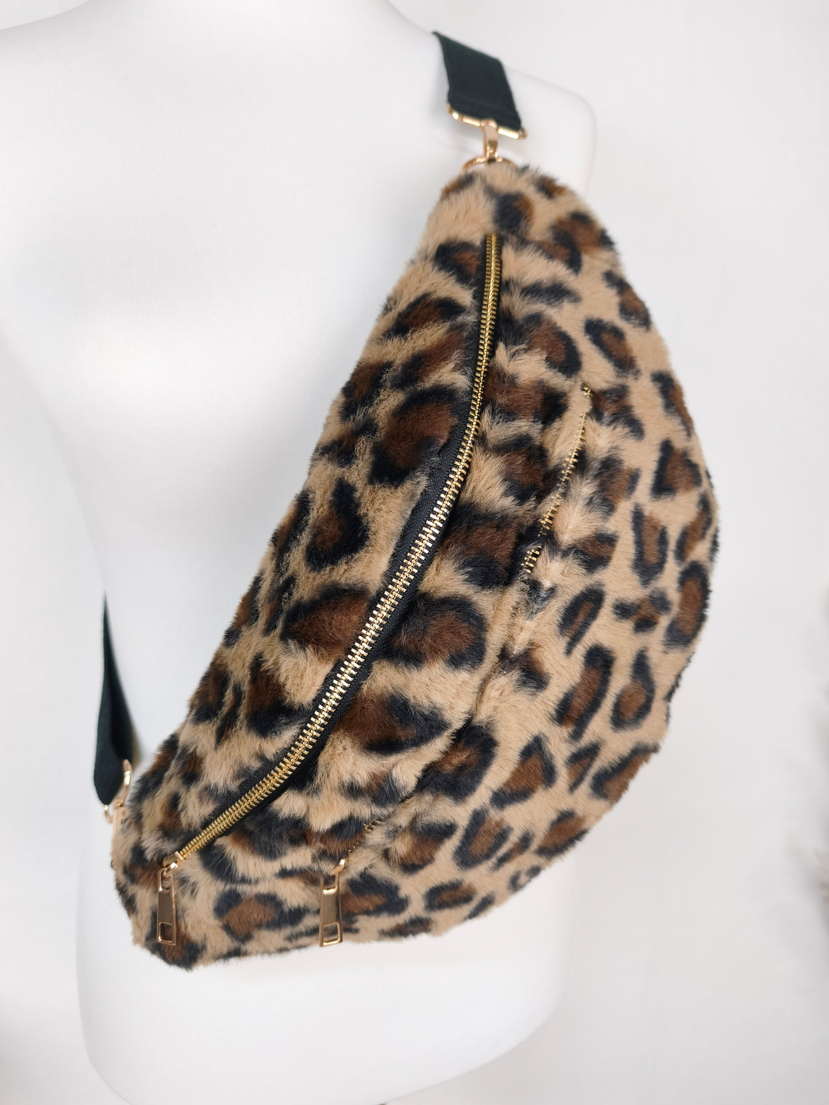Fell Crossbag/Gürteltasche im Leo Design Camel