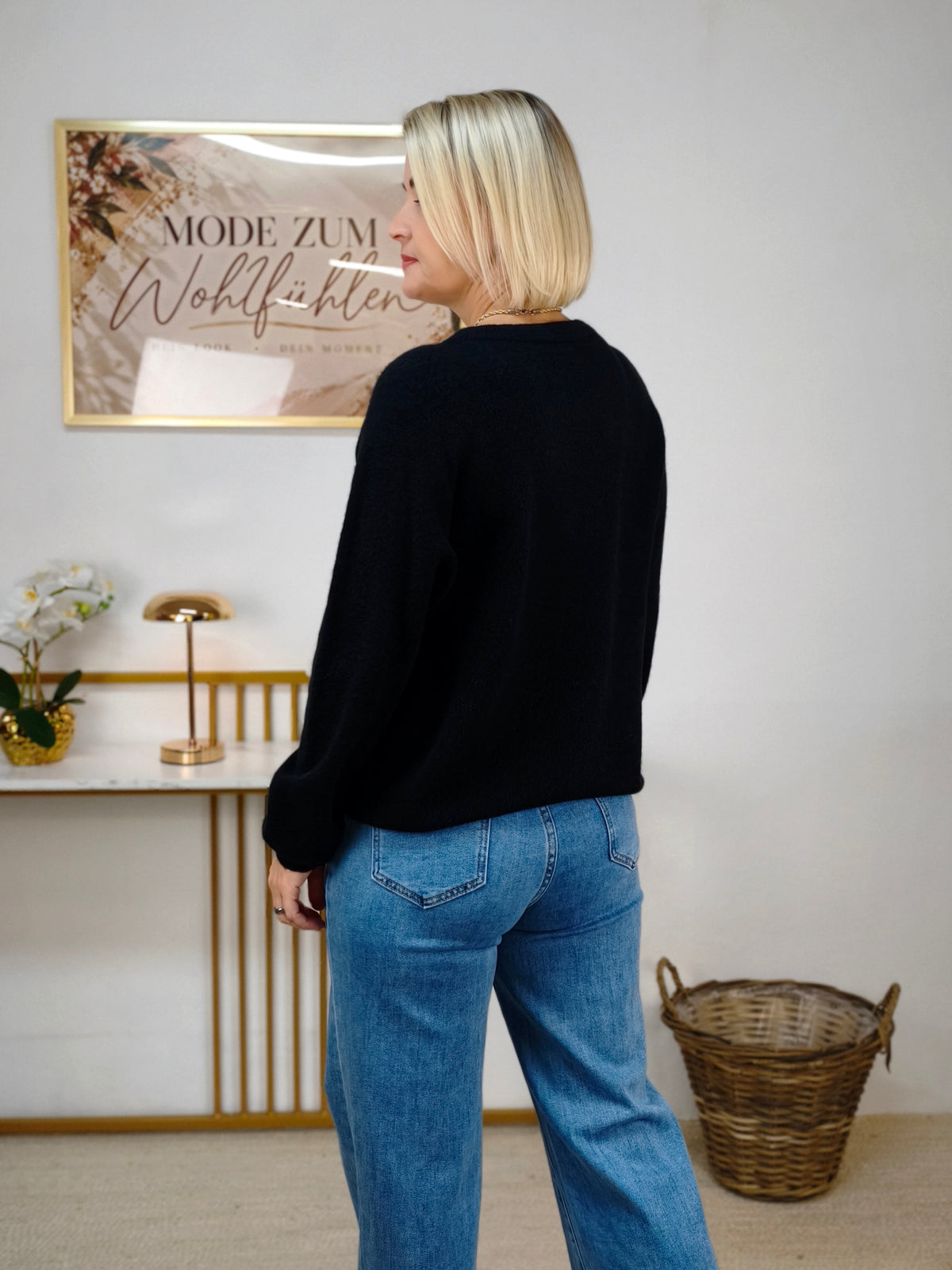 Einfarbiger Pullover "Amour" in schwarz (36-42)