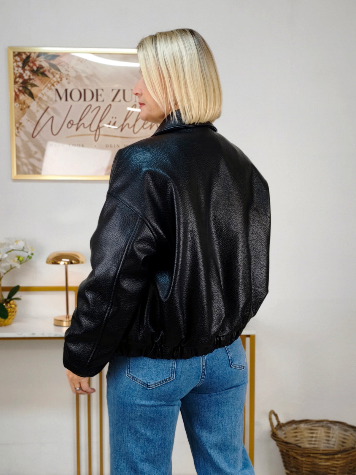 Warme Jacke in Lederoptik in schwarz (38-42)