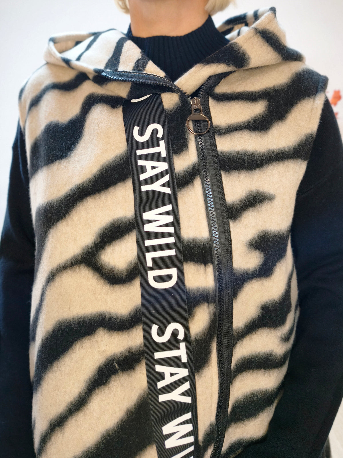 Warme Longweste im Zebra Design (38-42/44)