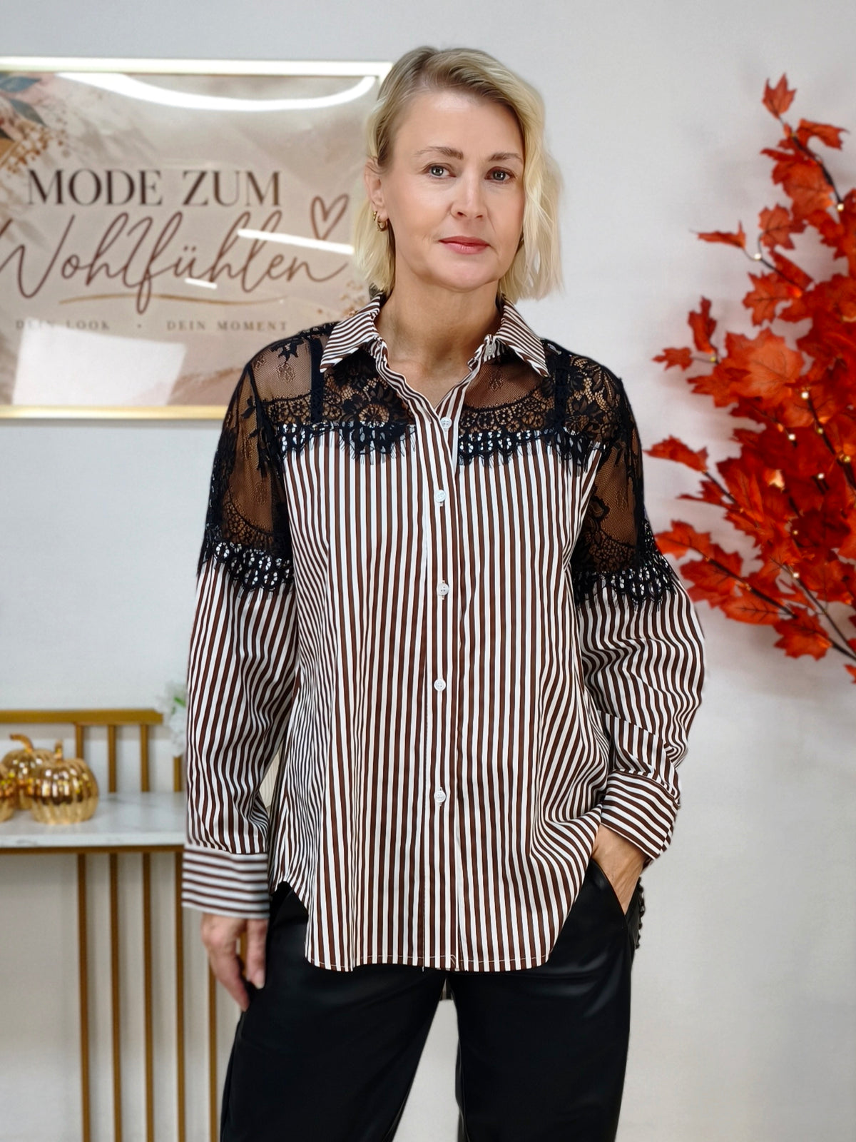 Gestreifte Bluse mit Spitze Schokobraun/Schwarz (36-42)