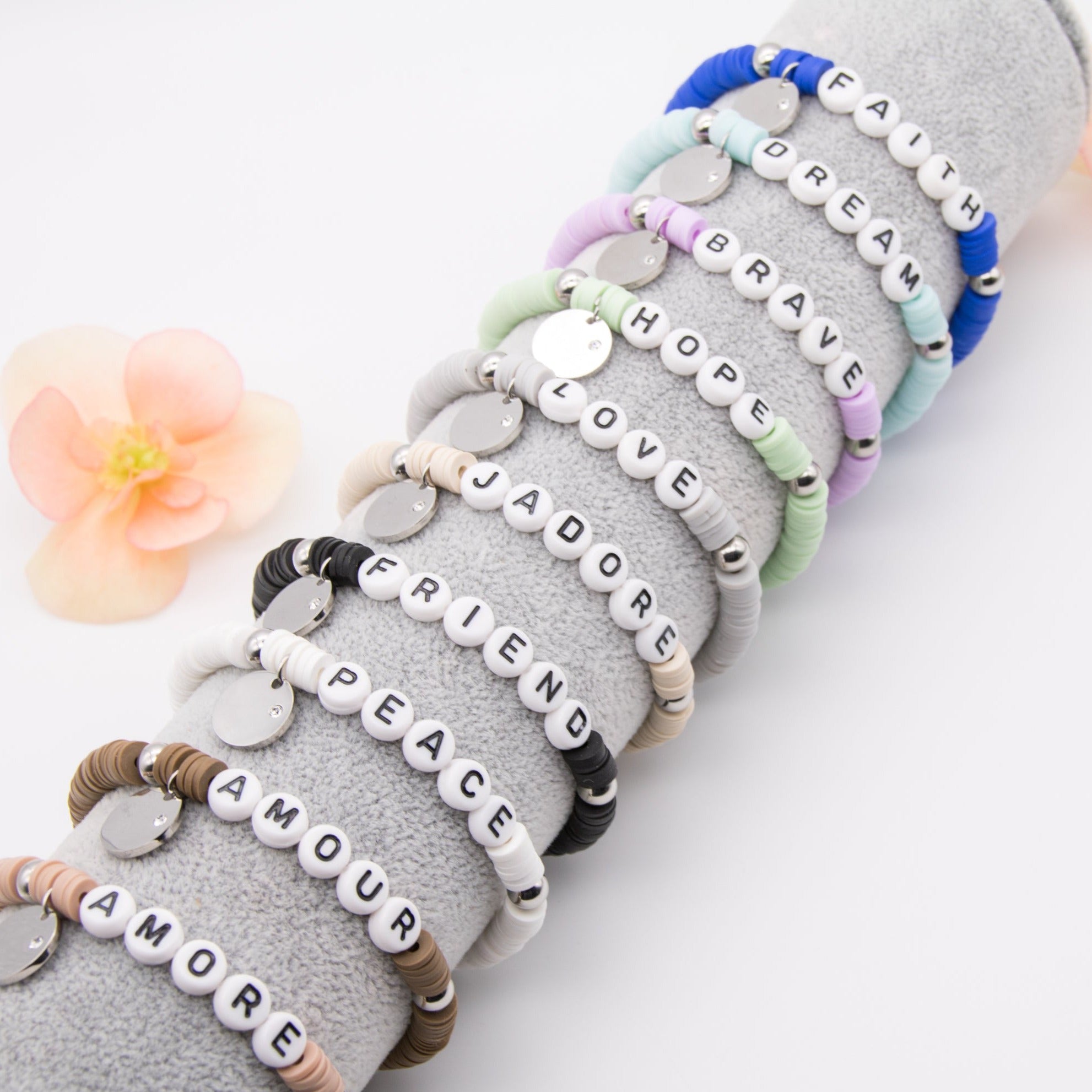 Armband mit Heishiperlen